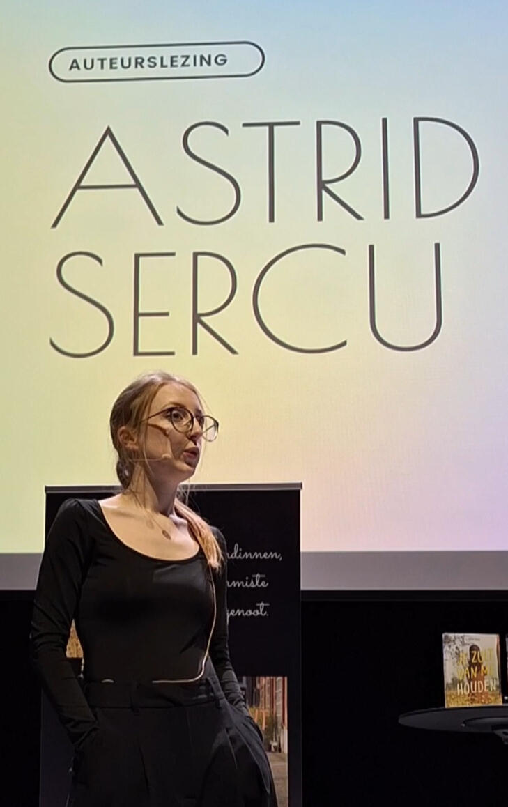 Astrid Sercu boek een auteur voor een lezing op school